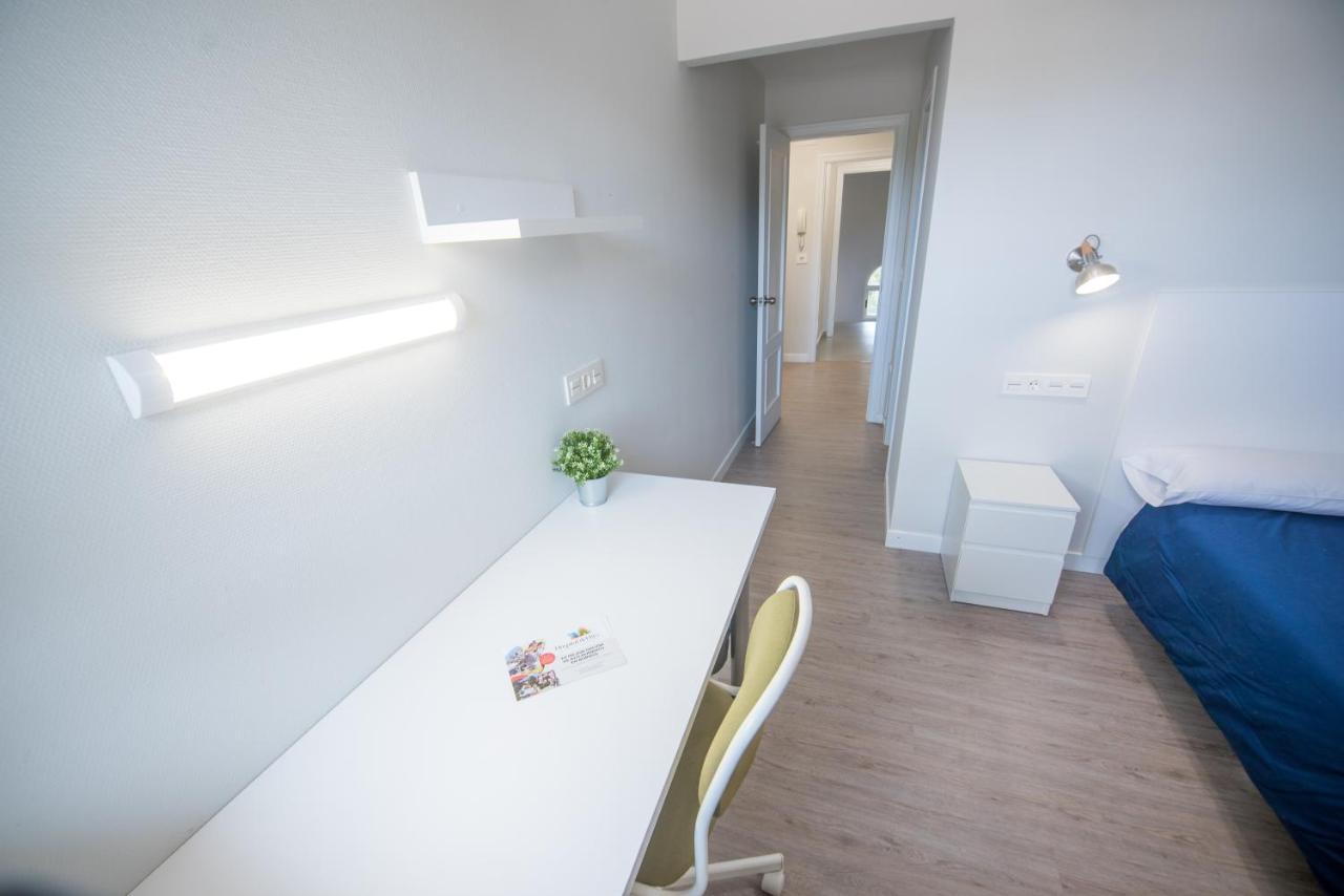 Burgo Residencia Hospital Del Reyホステル エクステリア 写真