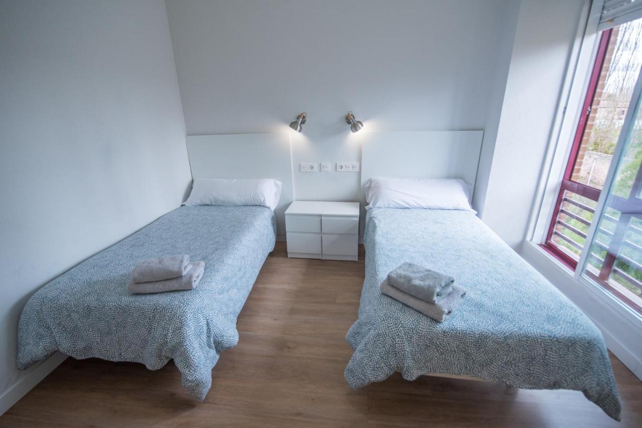 Burgo Residencia Hospital Del Reyホステル エクステリア 写真