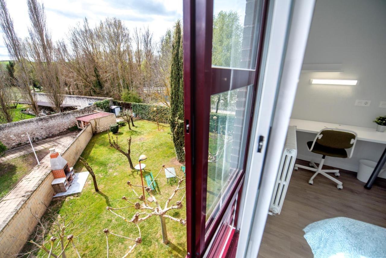 Burgo Residencia Hospital Del Reyホステル エクステリア 写真