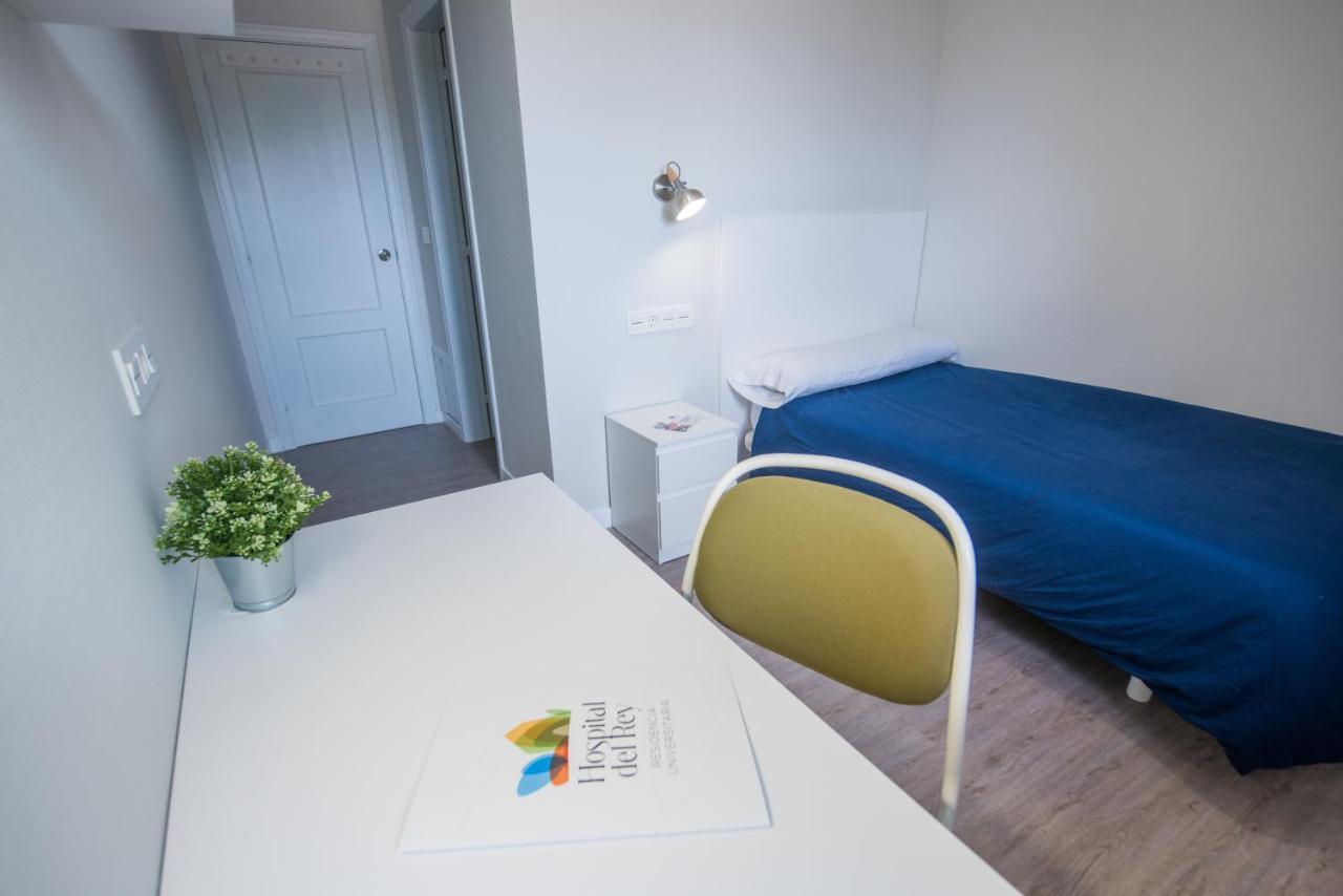 Burgo Residencia Hospital Del Reyホステル エクステリア 写真