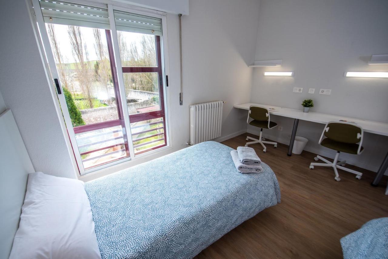 Burgo Residencia Hospital Del Reyホステル エクステリア 写真