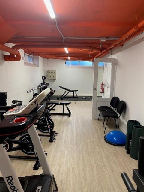 Burgo Residencia Hospital Del Reyホステル エクステリア 写真