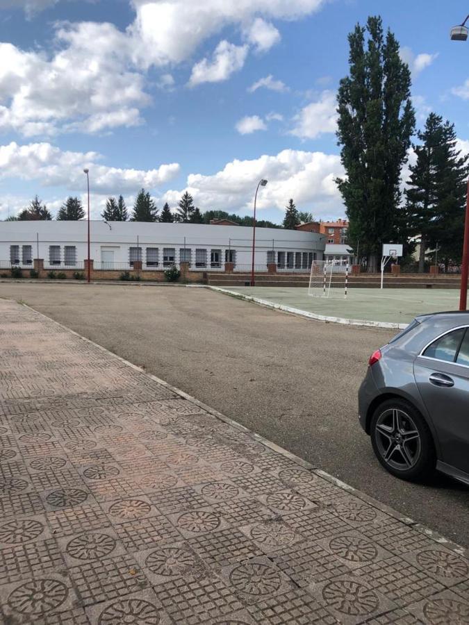 Burgo Residencia Hospital Del Reyホステル エクステリア 写真