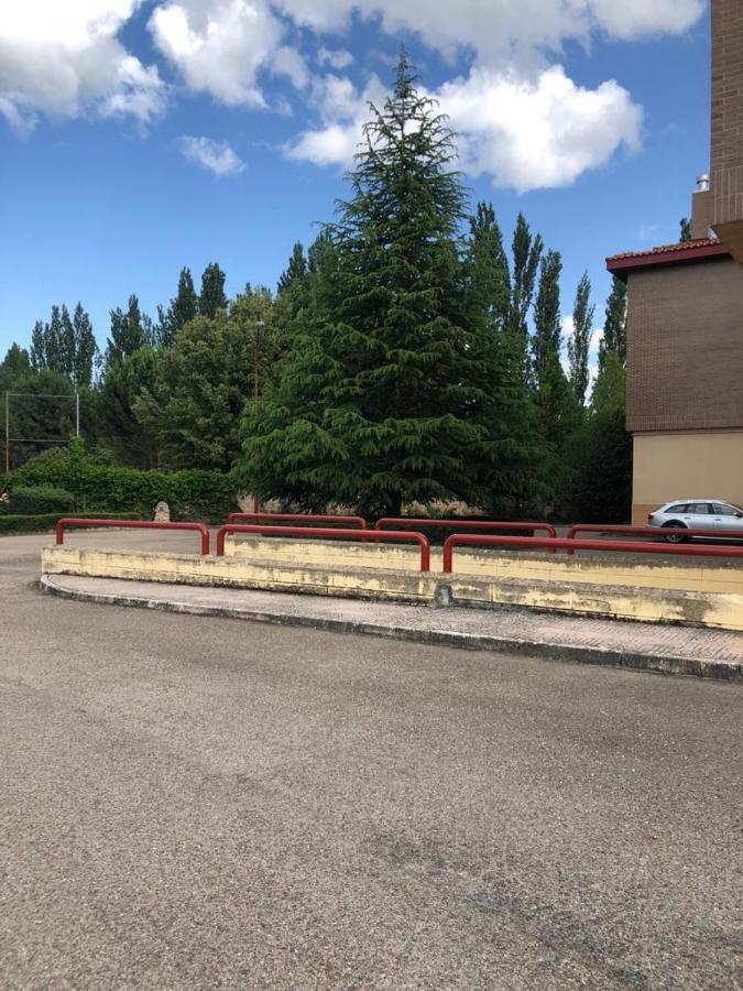 Burgo Residencia Hospital Del Reyホステル エクステリア 写真
